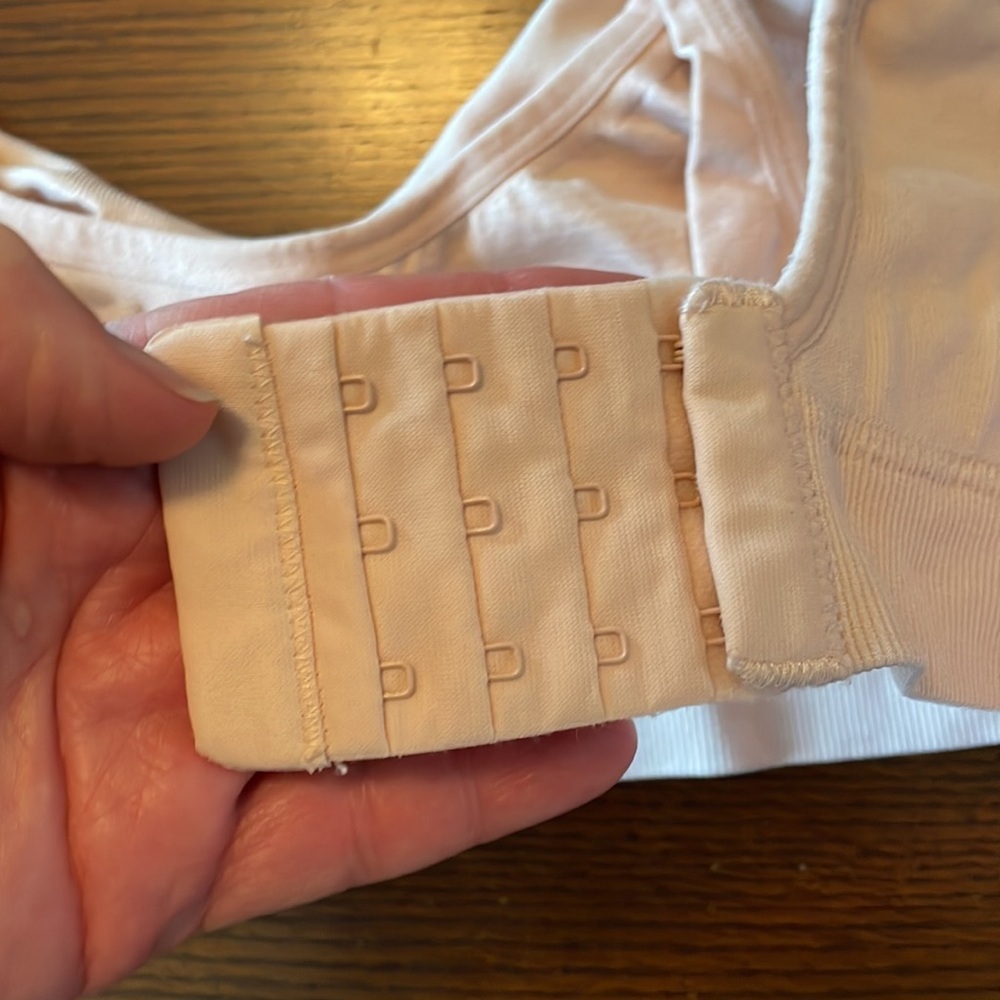 Kindred Bravely Pumping and Nursing Bra small. Peach color - Picture 4 of 8